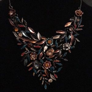 New Beautiful Floral Flower and Leaf Necklace